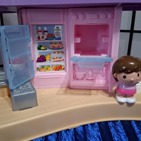 Little People Barbie Little Dreamhouse Toddler Playset with Figures - Picture 13 of 16